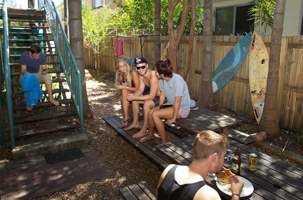 Sleeping Inn Backpackers Resort Gold Coast Exterior photo