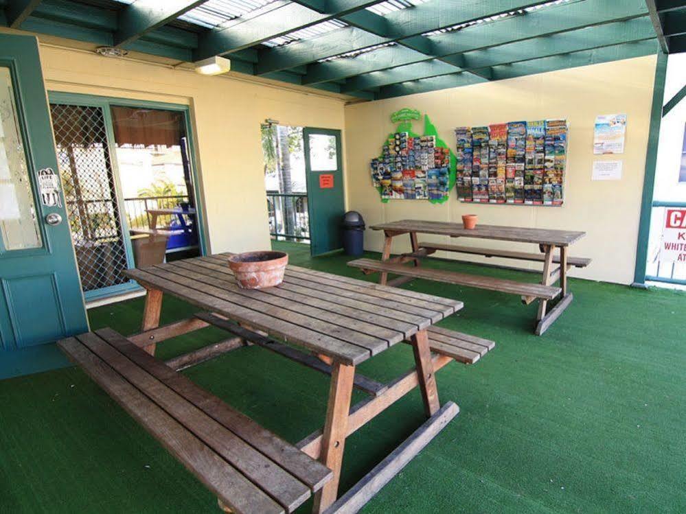 Sleeping Inn Backpackers Resort Gold Coast Exterior photo