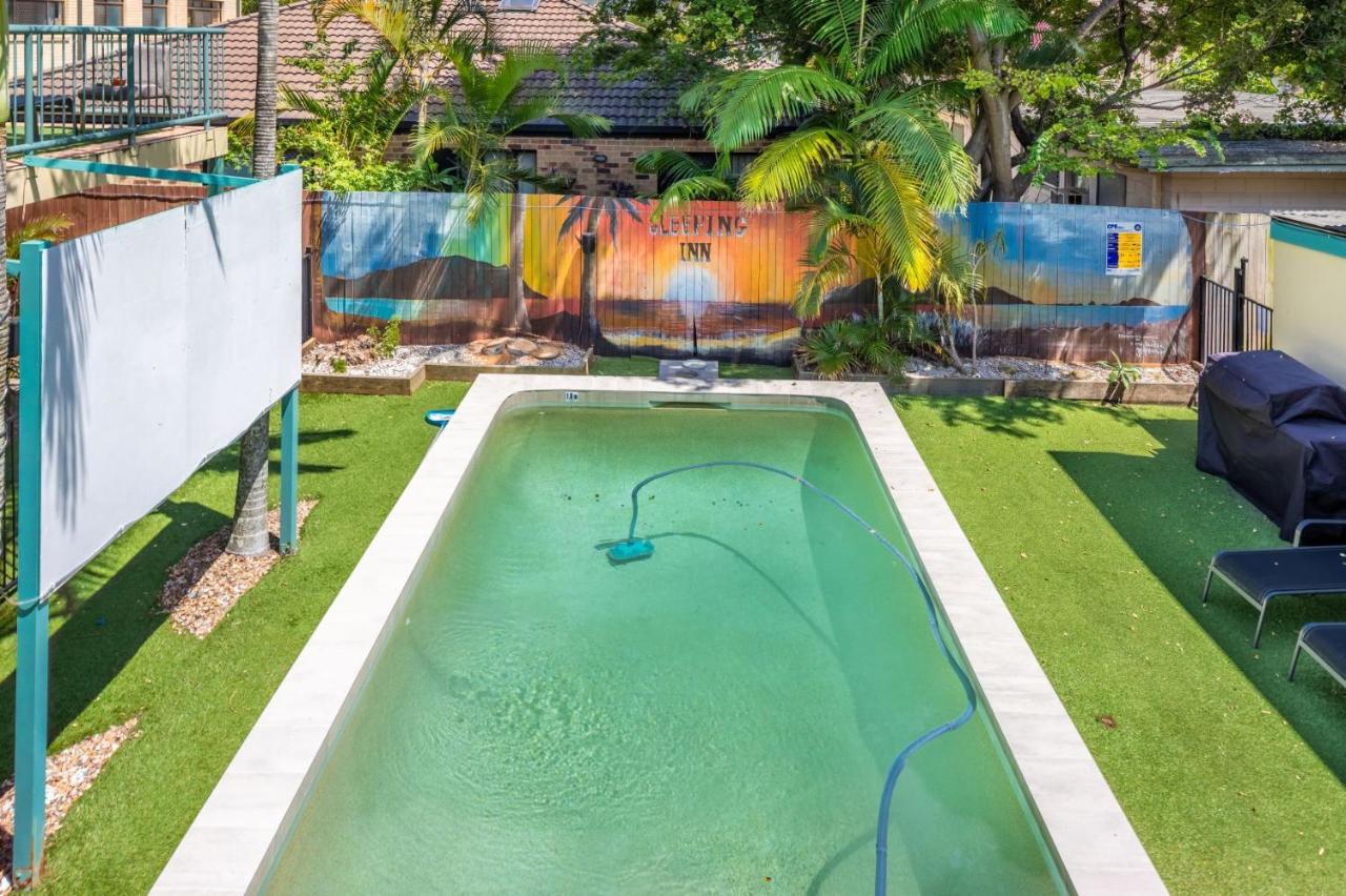 Sleeping Inn Backpackers Resort Gold Coast Exterior photo